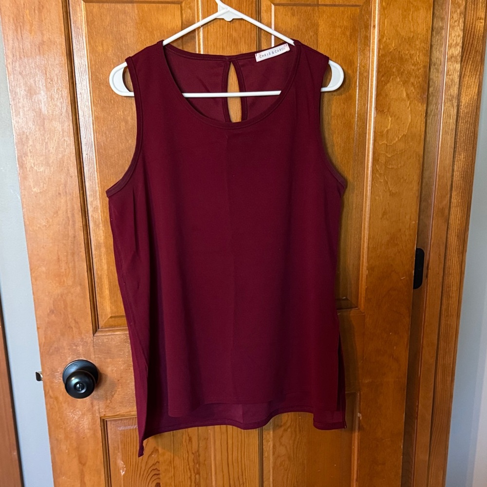 Chris & Carol Sleeveless Keyhole Tank in Burgundy